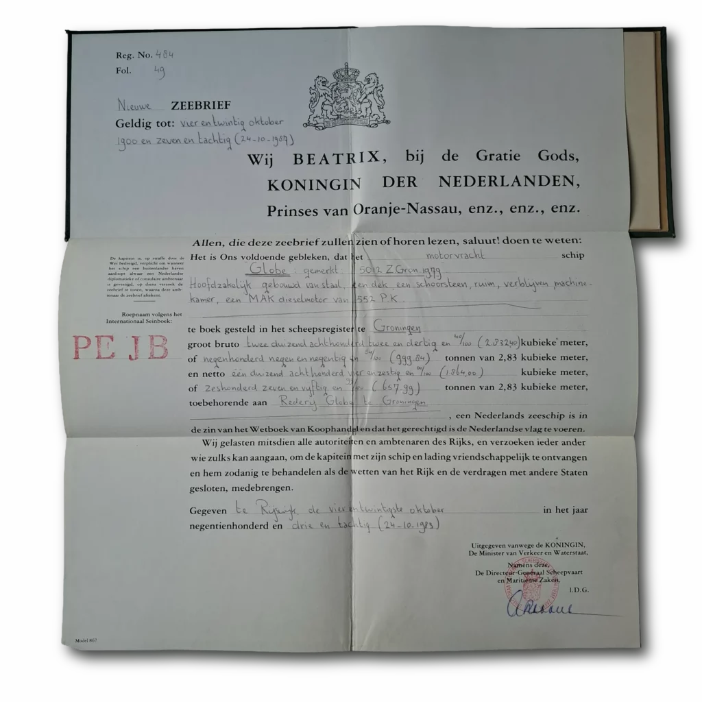 Unfolded 1983 Zeebrief of the cargo ship GLOBE, issued in the name of Queen Beatrix